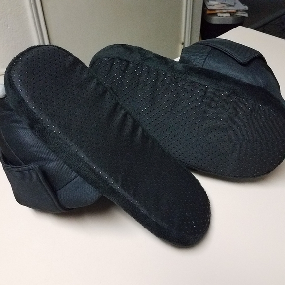 Darth Vader Slippers Size M (8-9) - Picture 5 of 5